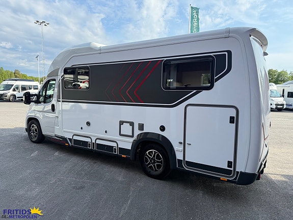 Bürstner Signature SFT 7.1 Dropdown-ALDE-ALKO-180Hk-Auto 7 of 23