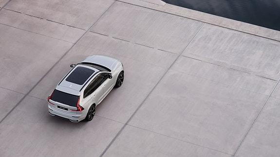 Volvo XC60 8 of 16
