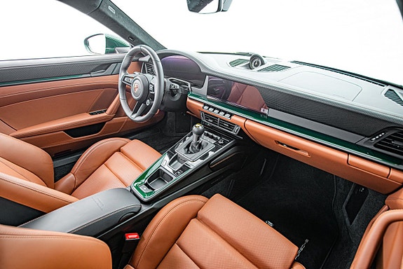 Porsche 911 17 of 30