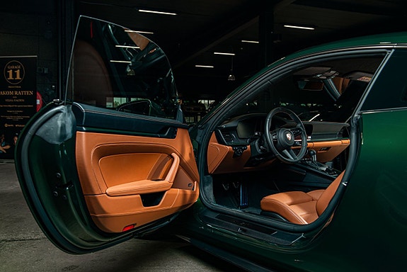 Porsche 911 10 of 30