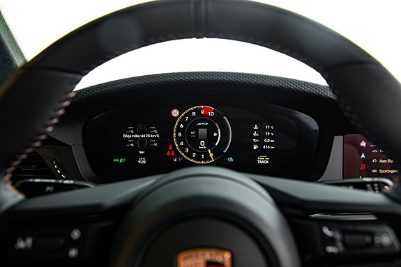 Porsche 911 21 of 30