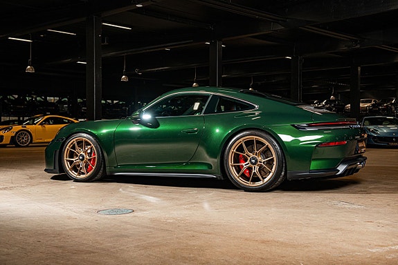 Porsche 911 4 of 5