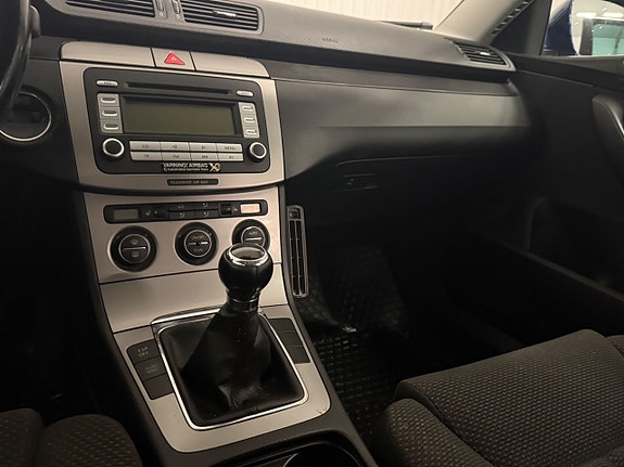 Volkswagen Passat 10 of 13