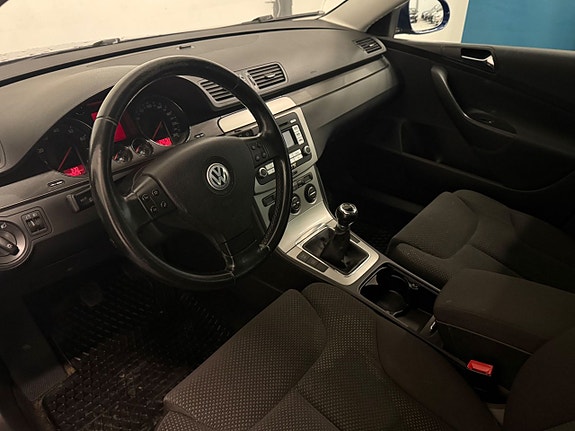 Volkswagen Passat 13 of 13