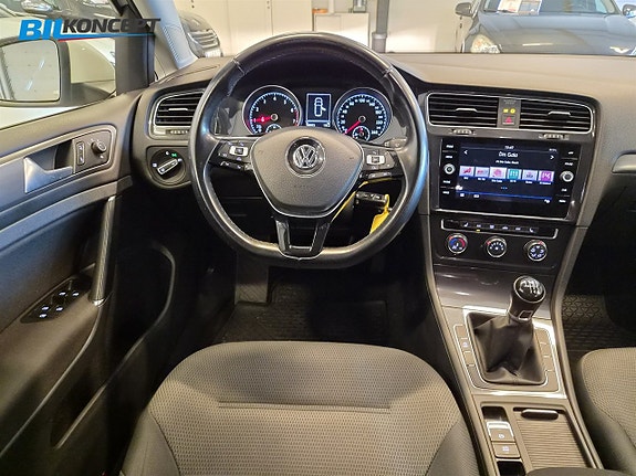 Volkswagen Golf VII 14 of 19