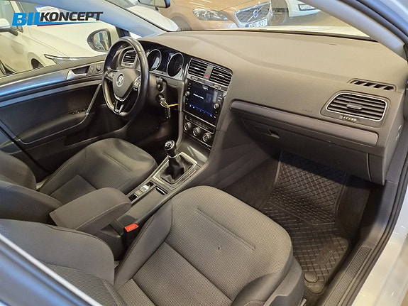 Volkswagen Golf VII 9 of 19