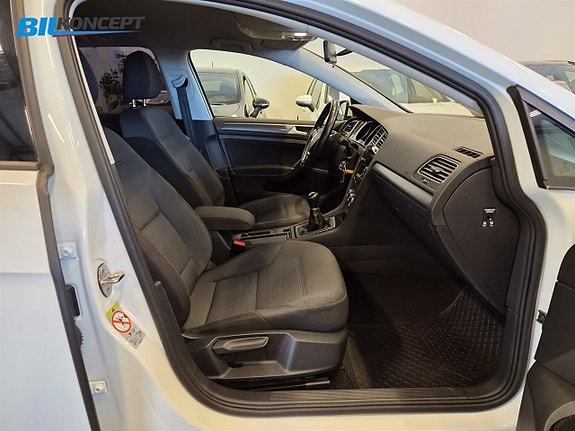 Volkswagen Golf VII 8 of 19