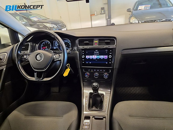 Volkswagen Golf VII 13 of 19