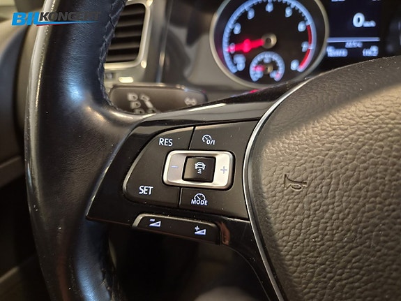 Volkswagen Golf VII 19 of 19