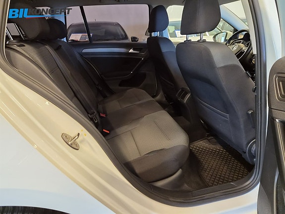 Volkswagen Golf VII 10 of 19