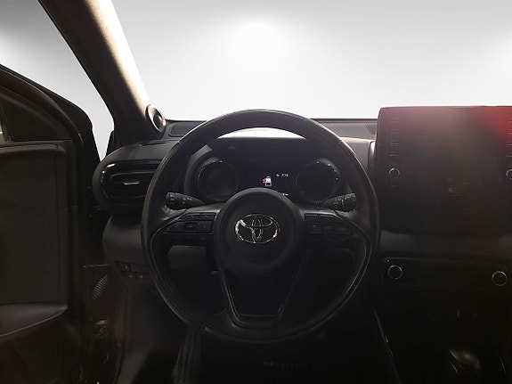 Toyota Yaris 8 of 11