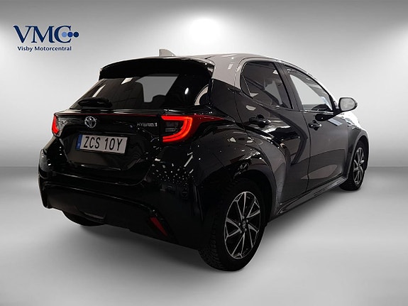 Toyota Yaris 4 of 5
