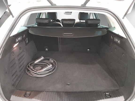 Renault Megane E-Tech 9 of 9