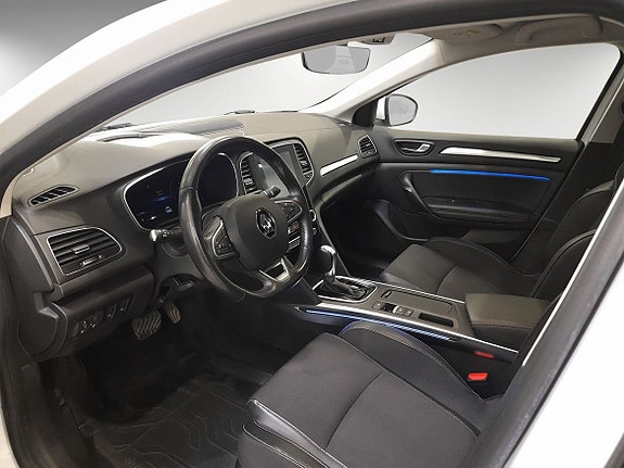 Renault Megane E-Tech 3 of 5