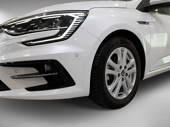 Renault Megane E-Tech 8 of 9