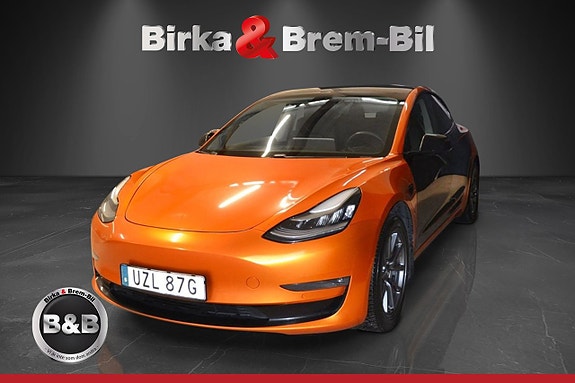 Tesla Model 3 7 of 18