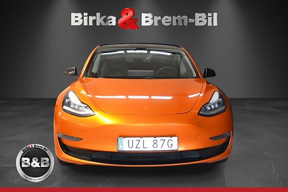 Tesla Model 3 6 of 18