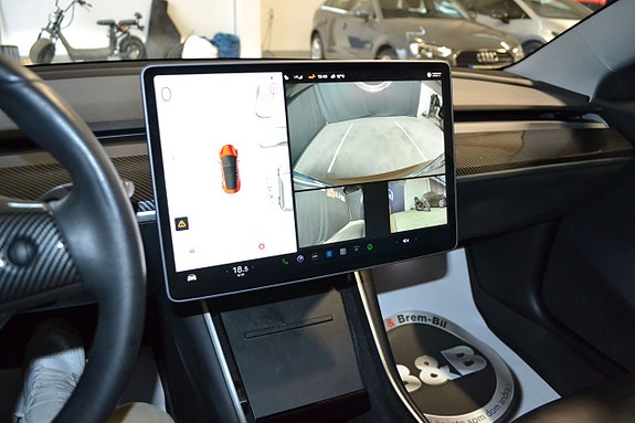 Tesla Model 3 12 of 16