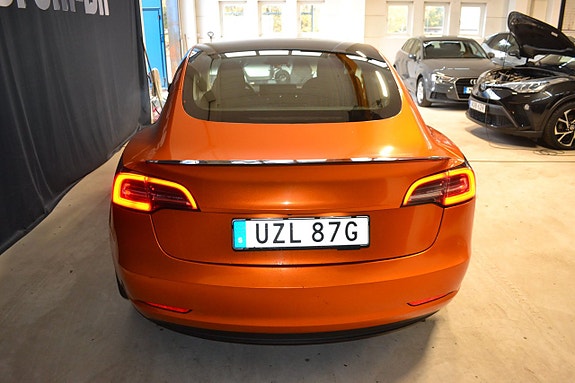 Tesla Model 3 4 of 16