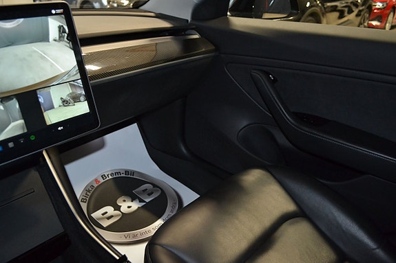 Tesla Model 3 13 of 16