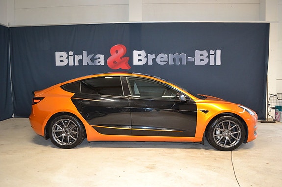 Tesla Model 3 5 of 16