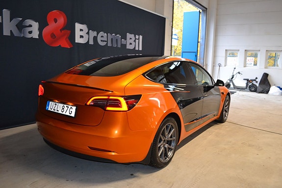 Tesla Model 3 3 of 16
