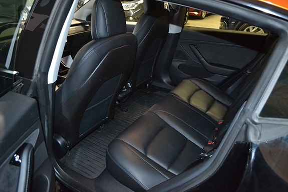 Tesla Model 3 9 of 16