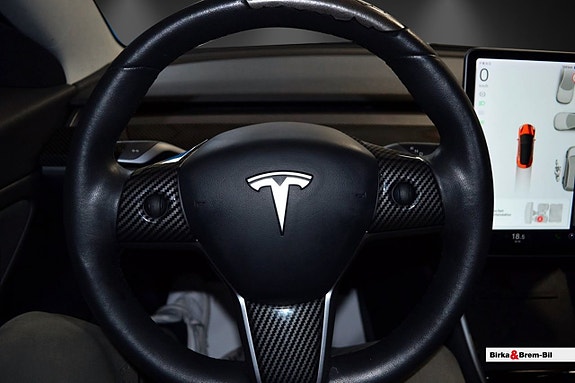 Tesla Model 3 11 of 18