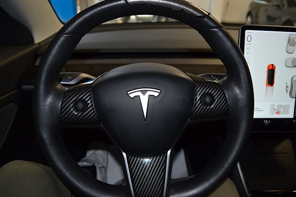 Tesla Model 3 11 of 16