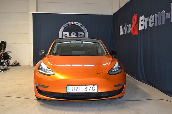 Tesla Model 3 6 of 16