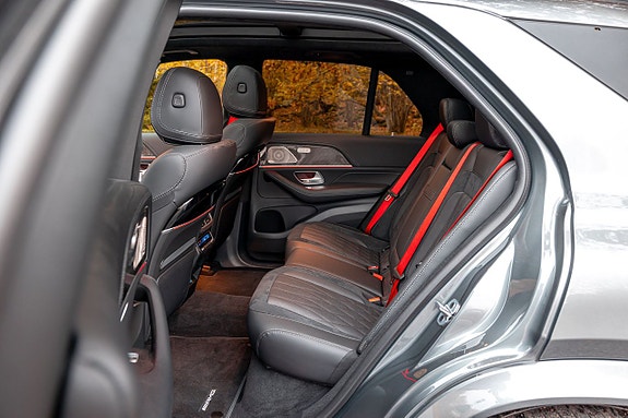 Mercedes-Benz GLE63 17 of 30