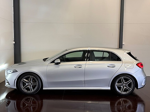 Mercedes-Benz A180 4 of 5