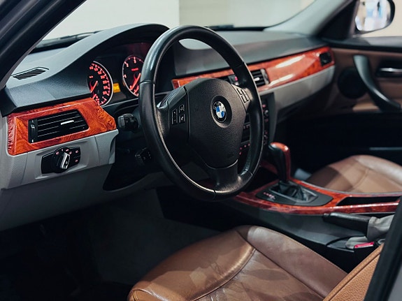 BMW 320 10 of 15