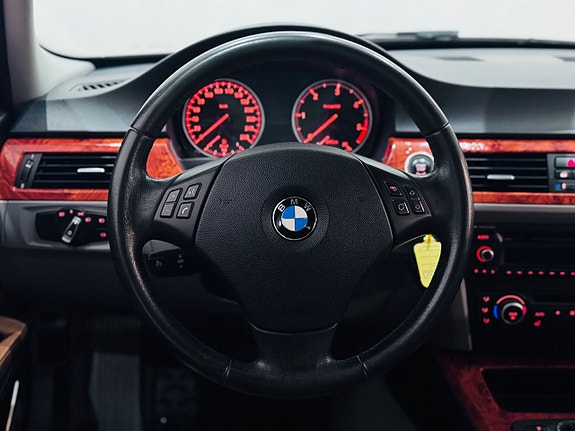 BMW 320 12 of 15