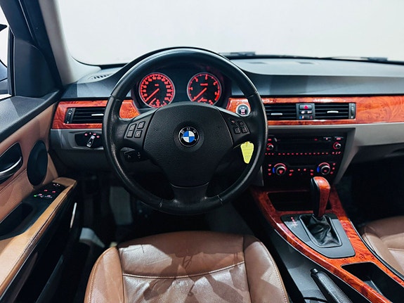 BMW 320 13 of 15