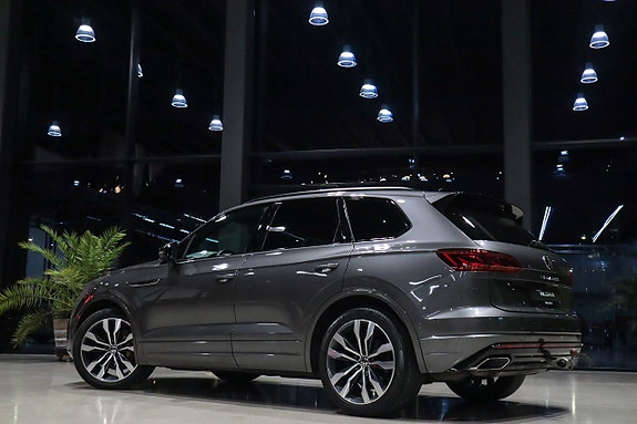 Volkswagen Touareg 4 of 5