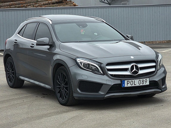 Mercedes-Benz GLA220 4 of 5