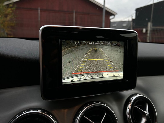 Mercedes-Benz GLA220 24 of 27