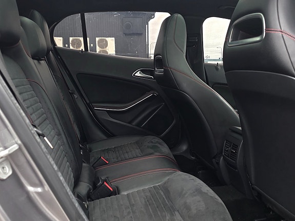 Mercedes-Benz GLA220 20 of 27