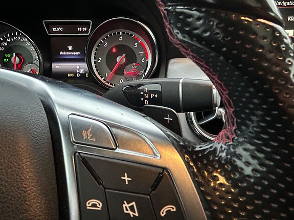 Mercedes-Benz GLA220 25 of 27