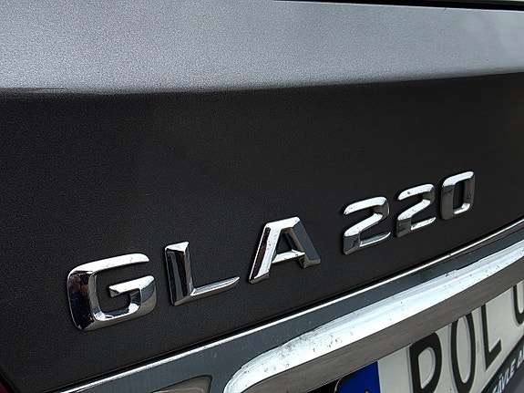 Mercedes-Benz GLA220 23 of 27