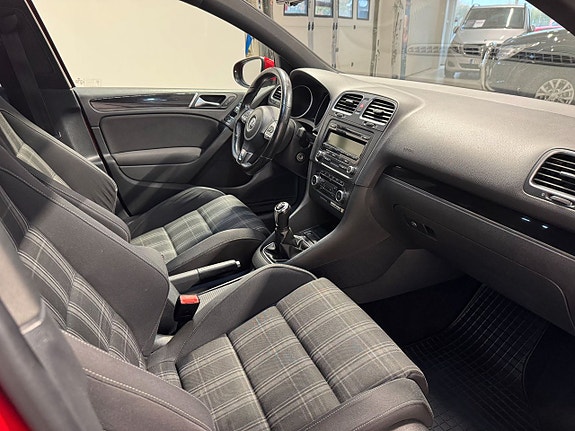 Volkswagen Golf VI 13 of 17