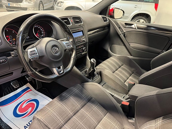 Volkswagen Golf VI 12 of 17