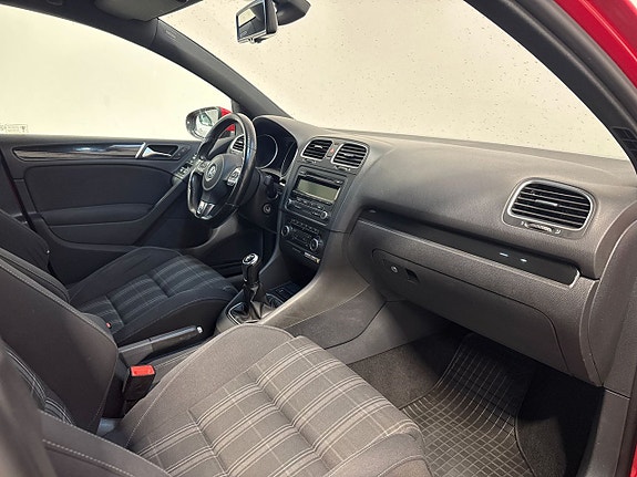 Volkswagen Golf VI 15 of 17
