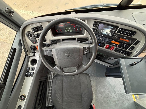 Volvo B8R 9700 H 6x2*4 10 of 24