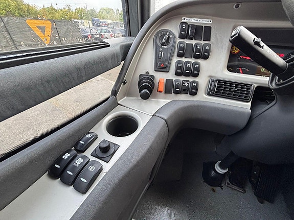 Volvo B8R 9700 H 6x2*4 13 of 24