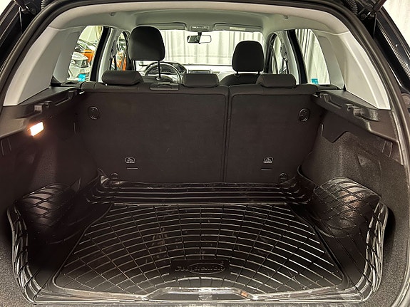 Peugeot 2008 4 of 5