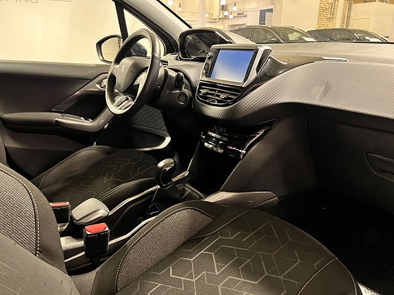 Peugeot 2008 8 of 11