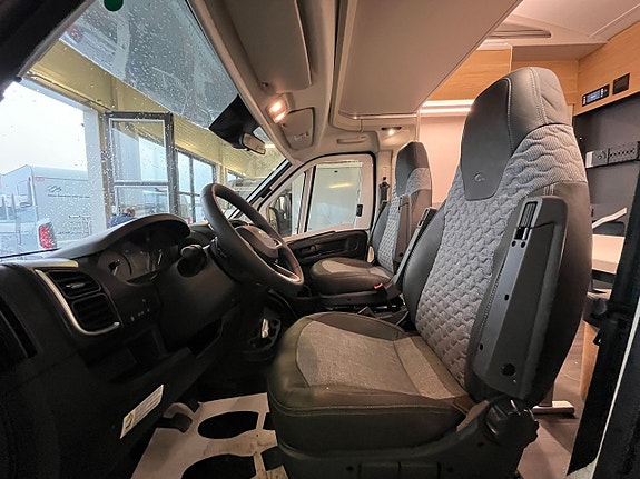 Adria CORAL XL 660 SL / Automat / Safety pack / Markis / 18 of 21