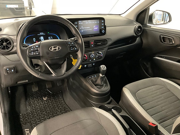 Hyundai i10 7 of 14